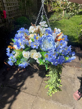 Load image into Gallery viewer, Light Blue Hanging Basket
