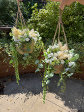 Load image into Gallery viewer, Weaver Hanging Basket - Ivory and greenery

