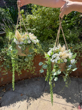 Load image into Gallery viewer, Weaver Hanging Basket - Ivory and greenery
