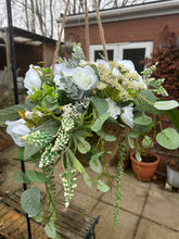 Load image into Gallery viewer, Weaver Hanging Basket - Ivory and greenery
