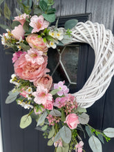 Load image into Gallery viewer, Bethany Heart Wreath
