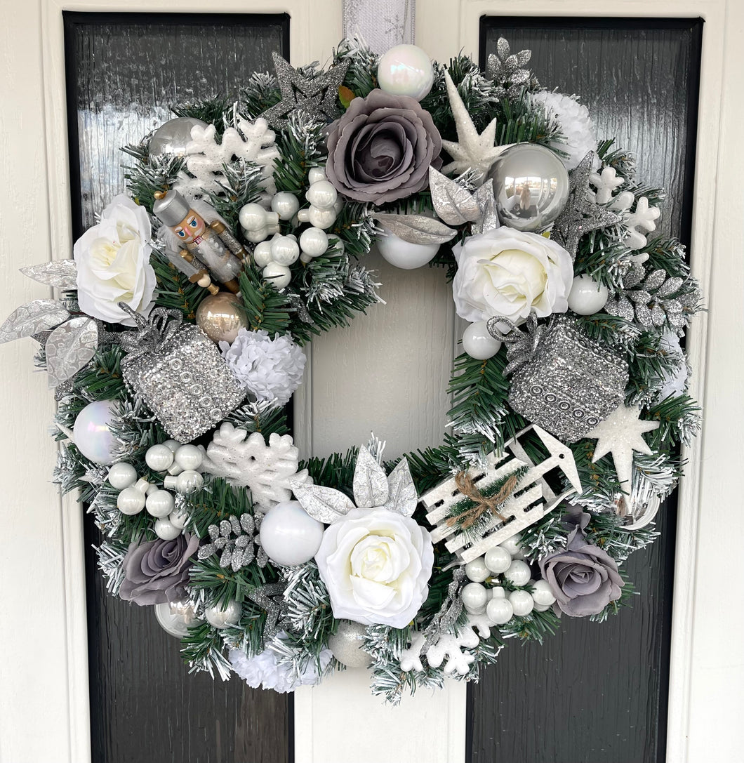 Snowball 50cm Christmas Wreath