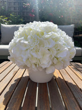 Load image into Gallery viewer, 32x32cm Ivory Hydrangea Bowl
