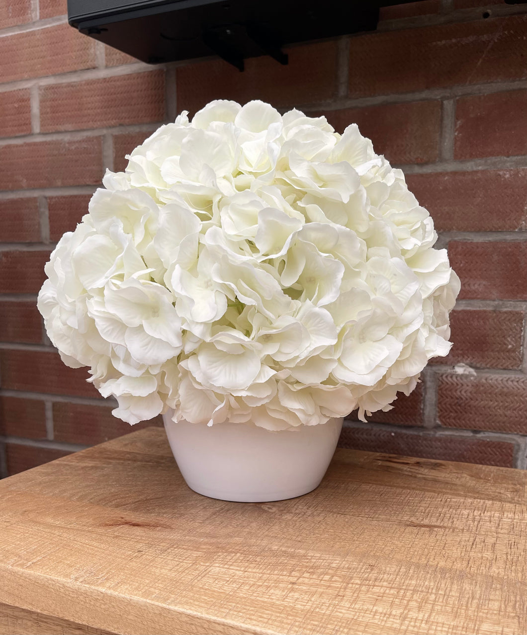 32x32cm Ivory Hydrangea Bowl